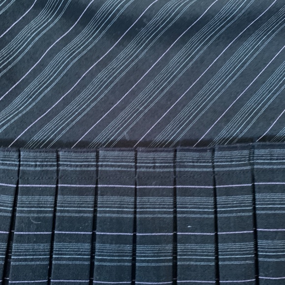 Uniform petite short‎ bottom pleat skirt. Never worn . - Picture 2 of 4